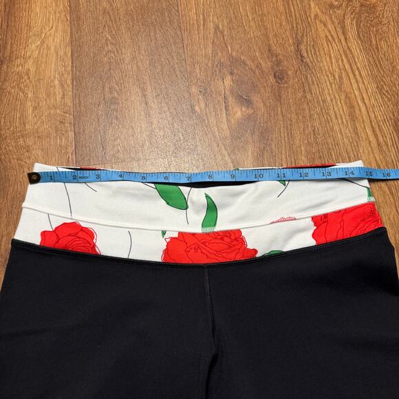 Lululemon Womens Yoga Crop Flare Pant Black Red Rose Size 6/8 Medium Groove - Picture 7 of 9